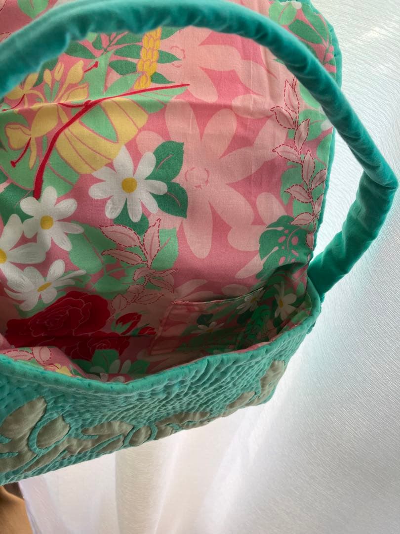 ステンドグラスキルトのバッグ