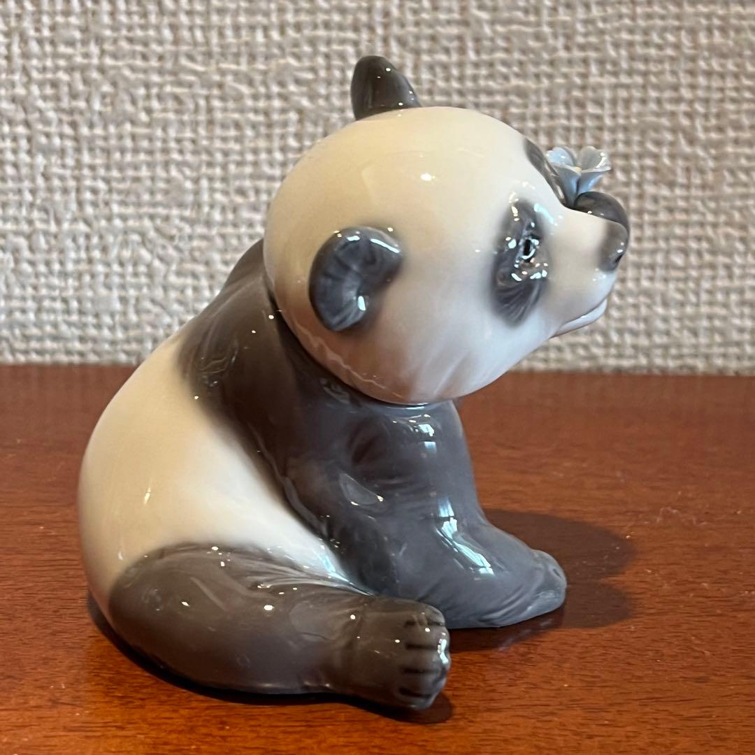 超美品　リヤドロ　パンダ　水色の花　フィギュリン　人形　陶器　置物　A オブジェ