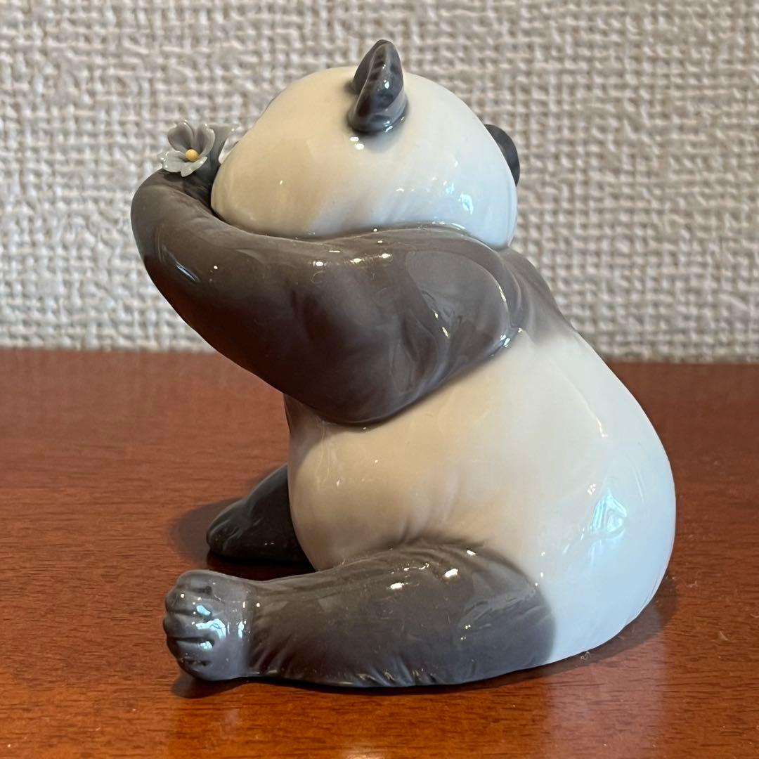 超美品　リヤドロ　パンダ　水色の花　フィギュリン　人形　陶器　置物　A オブジェ