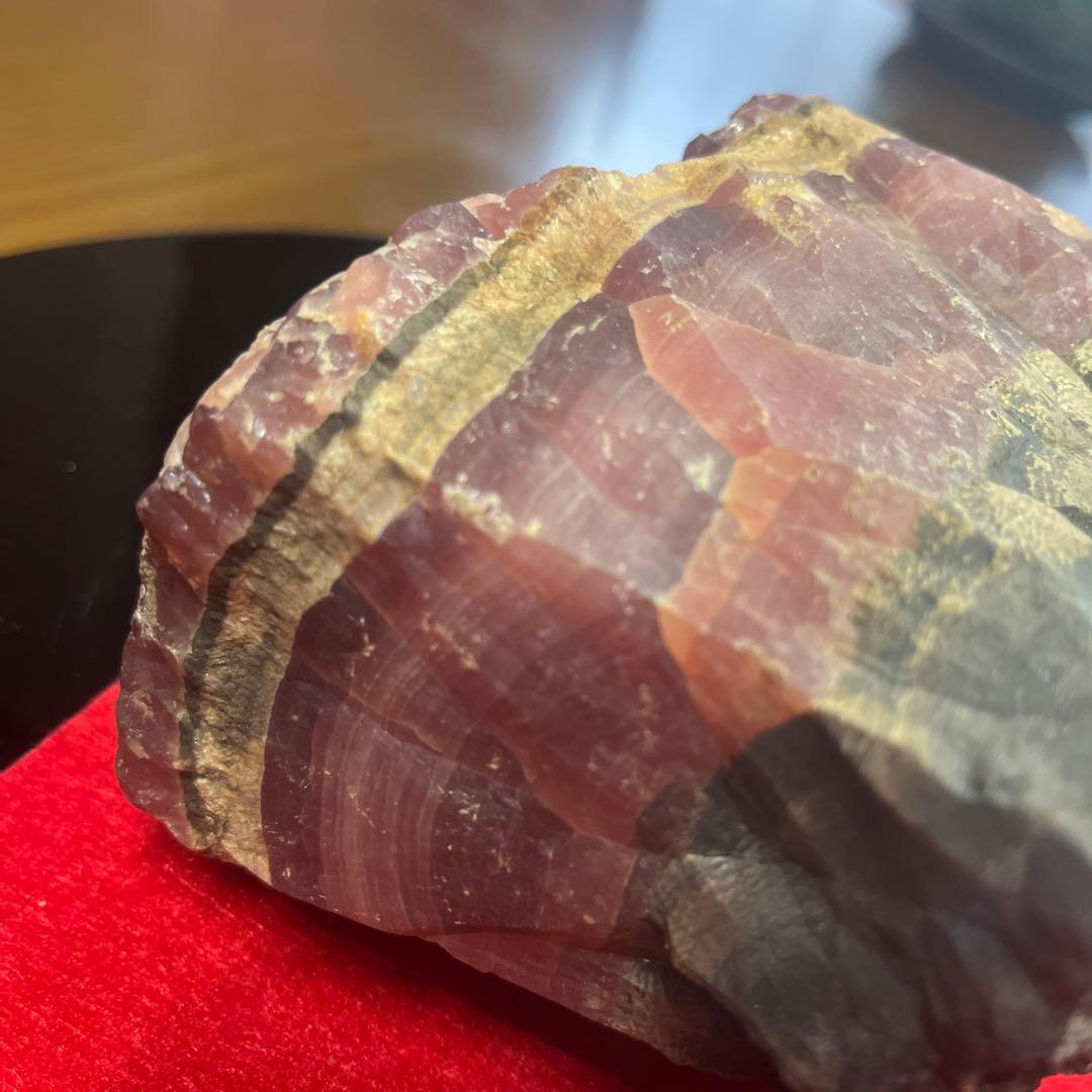 北海道稲倉石鉱山産 菱マンガン鉱 ロードクロサイト　インカローズ　原石1.8kg