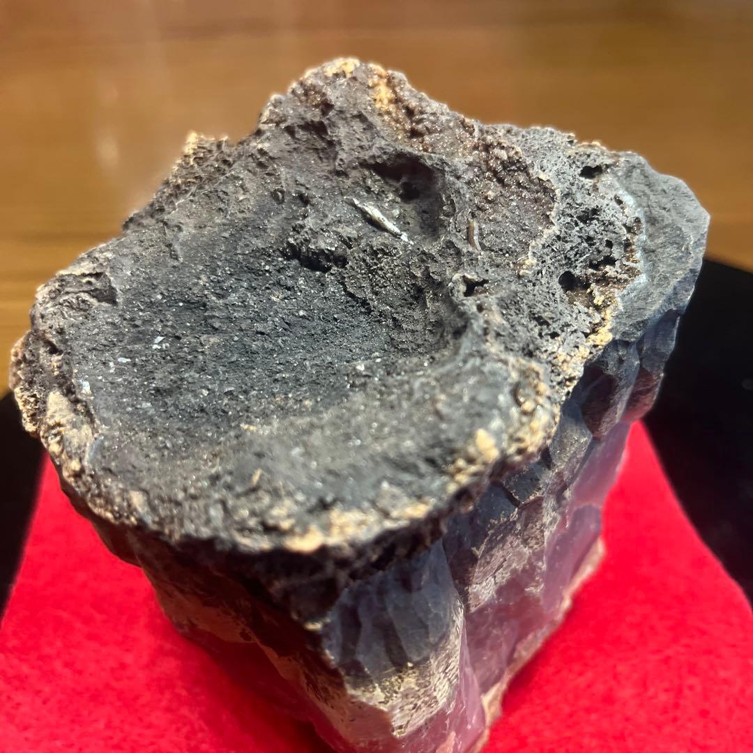 北海道稲倉石鉱山産 菱マンガン鉱 ロードクロサイト　インカローズ　原石1.8kg