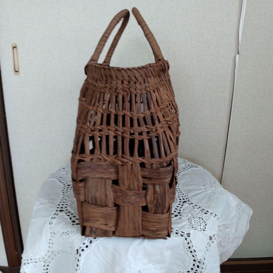 最終お値引き価格～2/15迄✨新品未使用 名工 悠帆 デザイン山葡萄籠バック