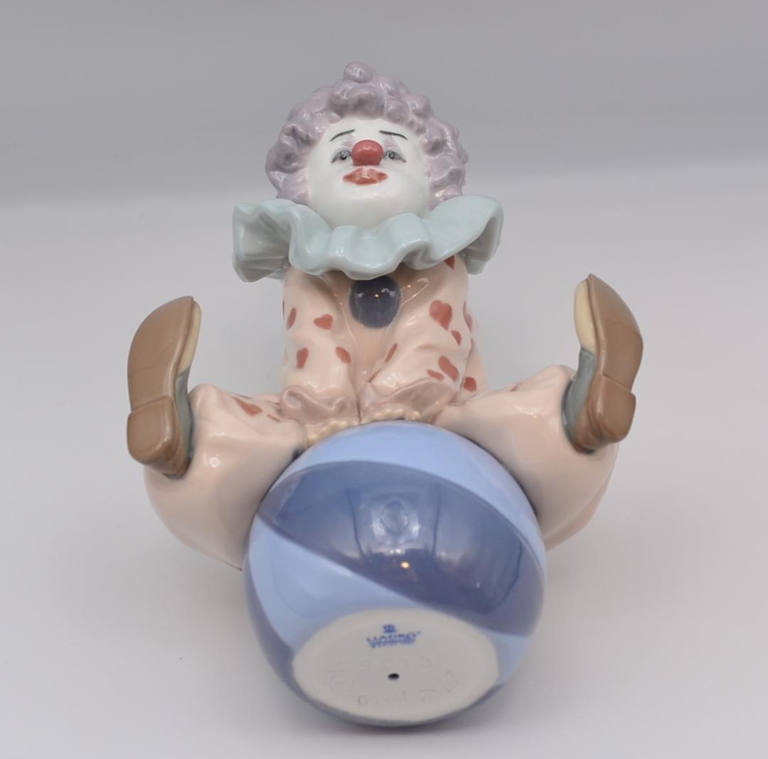 ボールを打つ　＃5813　★リヤドロ　スペイン　ポーセリン　光沢仕上げ　絶版