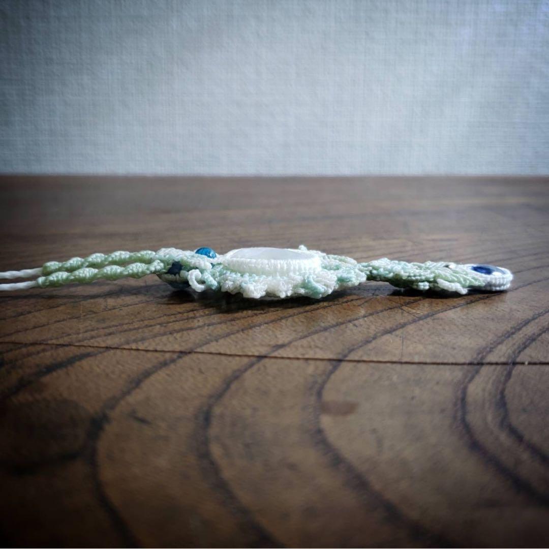 レインボームーンストーンとブルーカイヤナイトのマクラメ編みネックレス