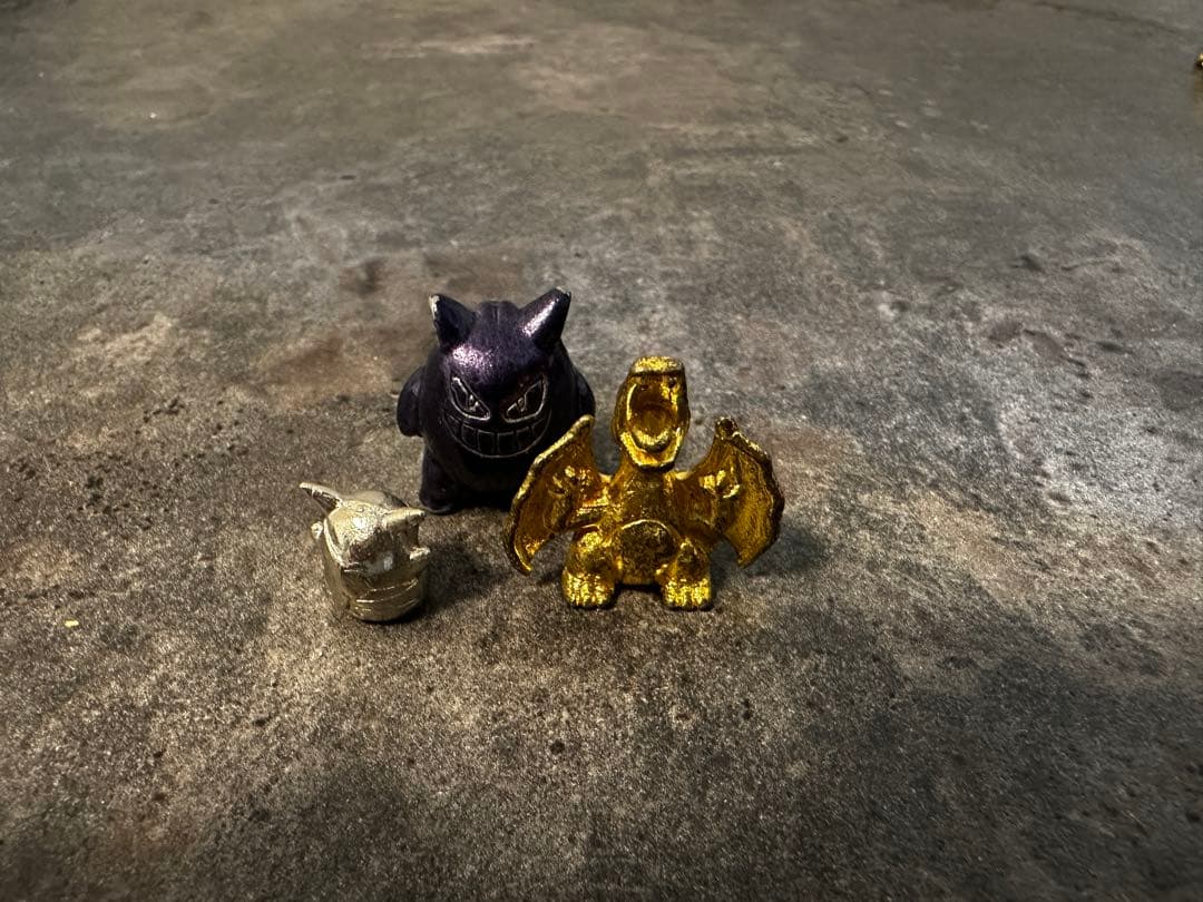 希少】ポケモン フィギュア ピカチュウ ゲンガー リザードン メタル