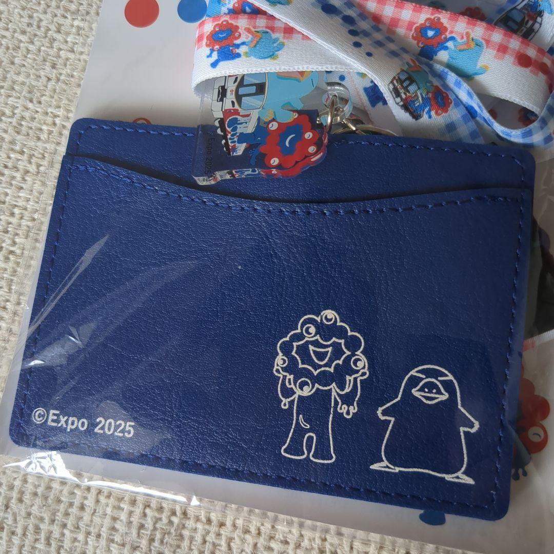 ミャクミャク イコちゃん パスケース付 ネックストラップ - メルカリ