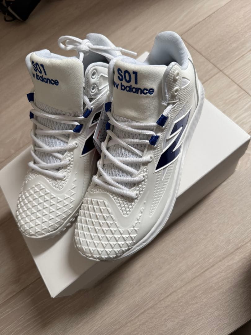 i*i様 ニューバランス　トレーニングシューズ　スニーカー