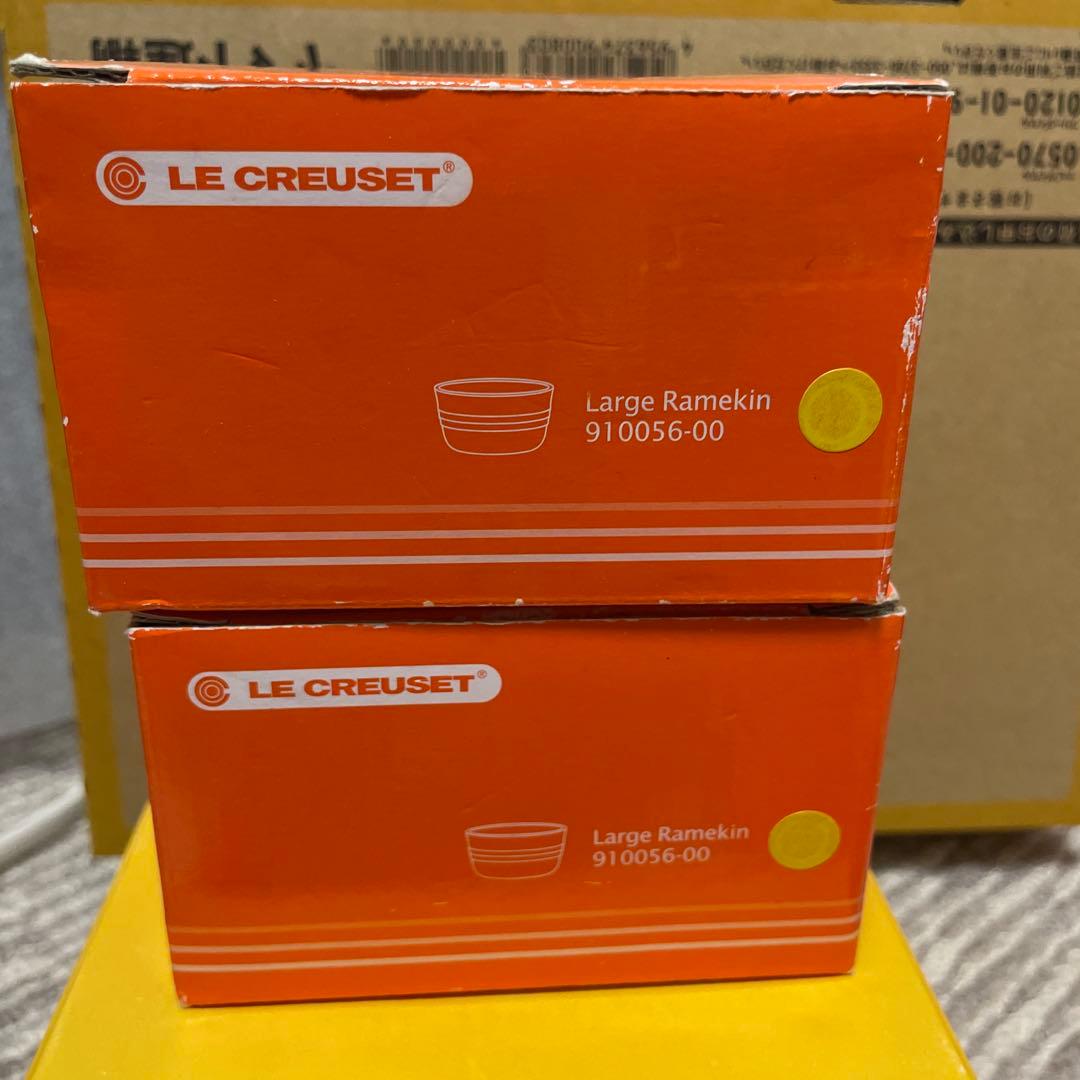 ルクルーゼ ラウンドプレート、フラワーディッシュ、ラムカン 6点