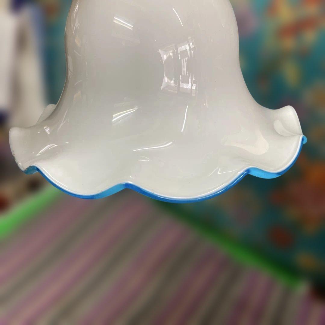 ヴィンテージミルクガラス製フリルシェードペンダントライト　イタリア