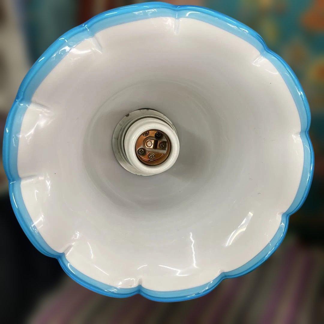 ヴィンテージミルクガラス製フリルシェードペンダントライト　イタリア