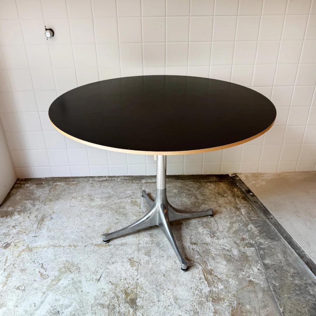 ハーマンミラー社のペデスタルテーブル　受注オーダー　ジョージネルソン