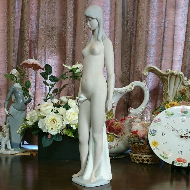 ライオン　リヤドロ フィギュリン♪裸婦 美品です♪♪