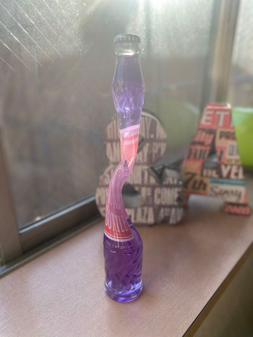 ねじれビン 変形瓶