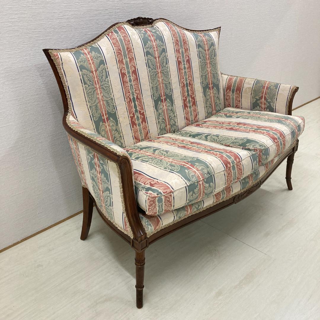 アンティーク調　クラシック　２人掛けソファ　ラブソファ　コンパクト