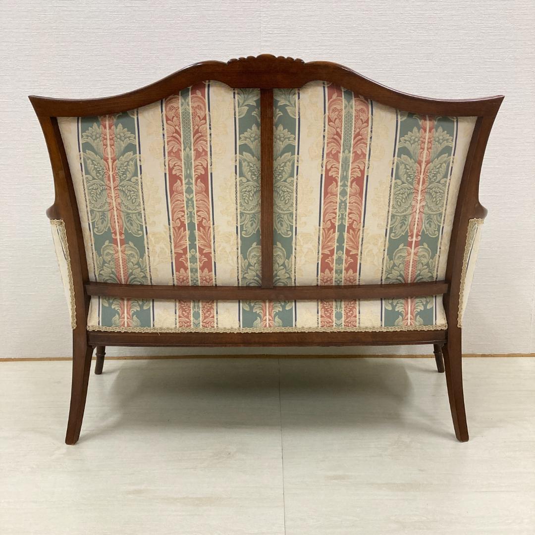 アンティーク調　クラシック　２人掛けソファ　ラブソファ　コンパクト