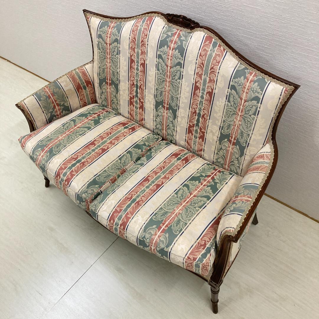 アンティーク調　クラシック　２人掛けソファ　ラブソファ　コンパクト