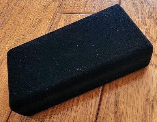 第3級防衛功労章操縦無事故募集功績等メダルはタイタック式、箱は画像のベルベット物