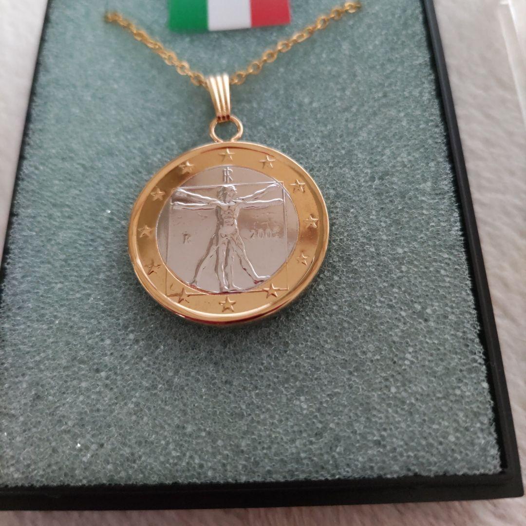 ペンダント。1ユーロ。ダ・ヴィンチデザイン