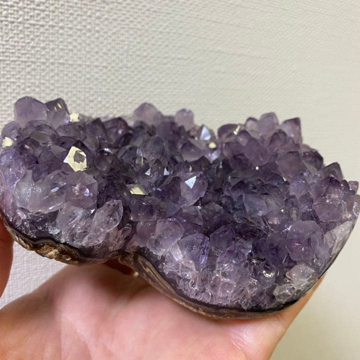 絶品☆濃紫の煌めき☆アメジストハート型❤︎クラスターパワーストーン原石水晶A621