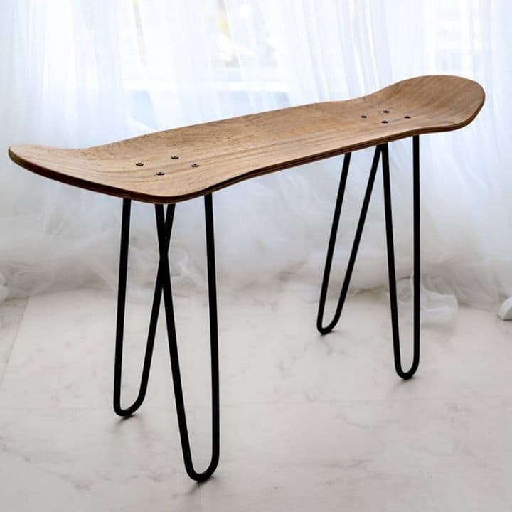 NY引越セールです　スケートボードチェア２セット