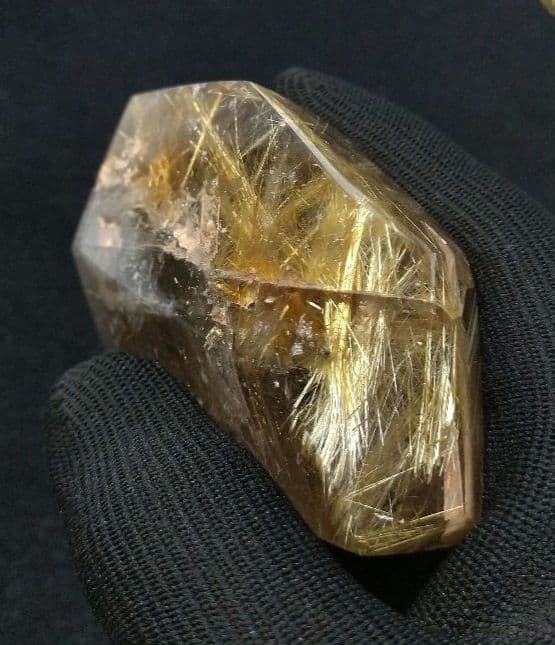 ギラギラルチルクォーツ《原石》専用台座付き　金運　仕事運　勝負運