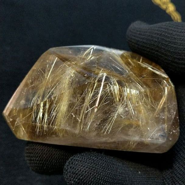 ギラギラルチルクォーツ《原石》専用台座付き　金運　仕事運　勝負運