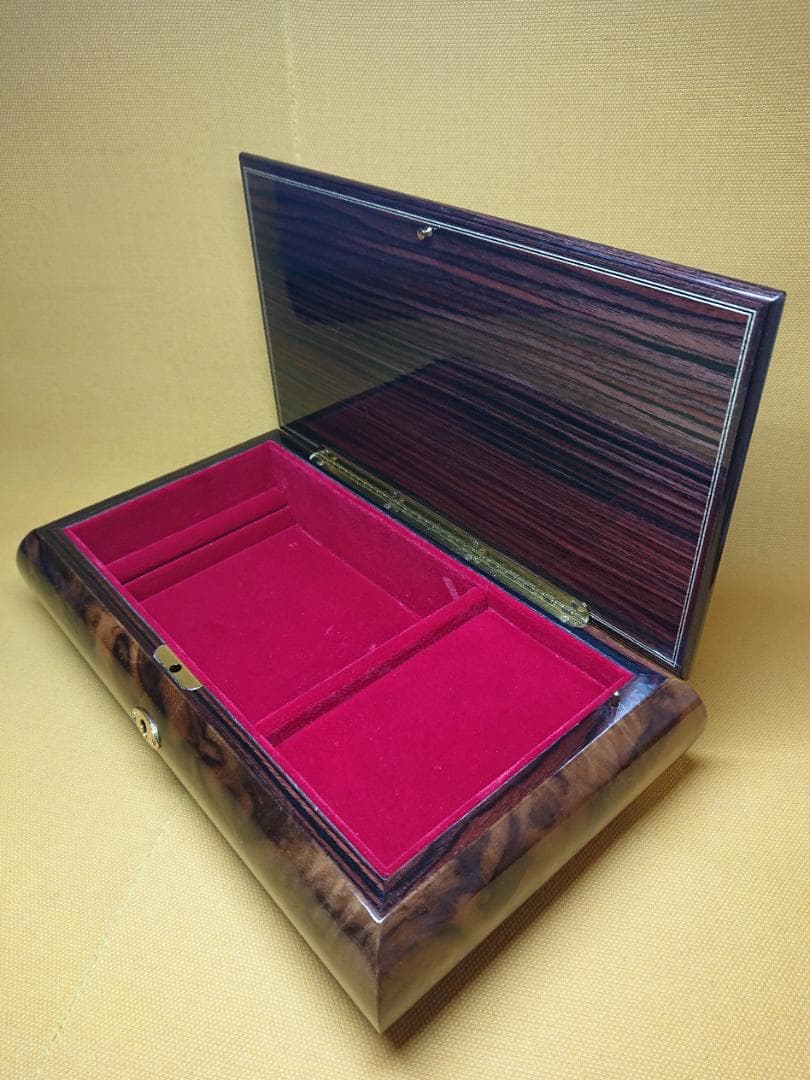 【美品】REUGE　ボックス　宝石箱　スイス　置物　工芸品　美術品　A3429