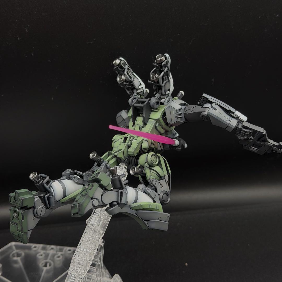HG1/144ゲルググ 量産型 全塗装 完成品 ガンダムジークアクス ジム