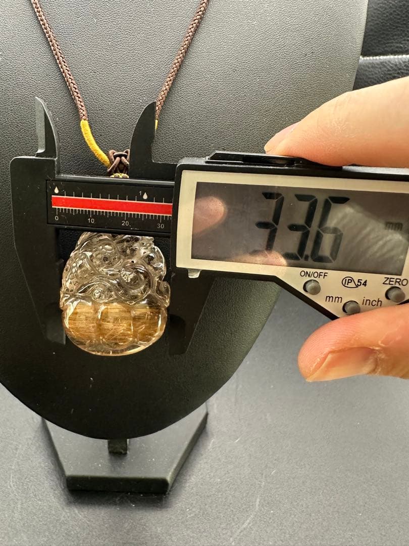 ルチルネックレス　ドラゴン彫刻