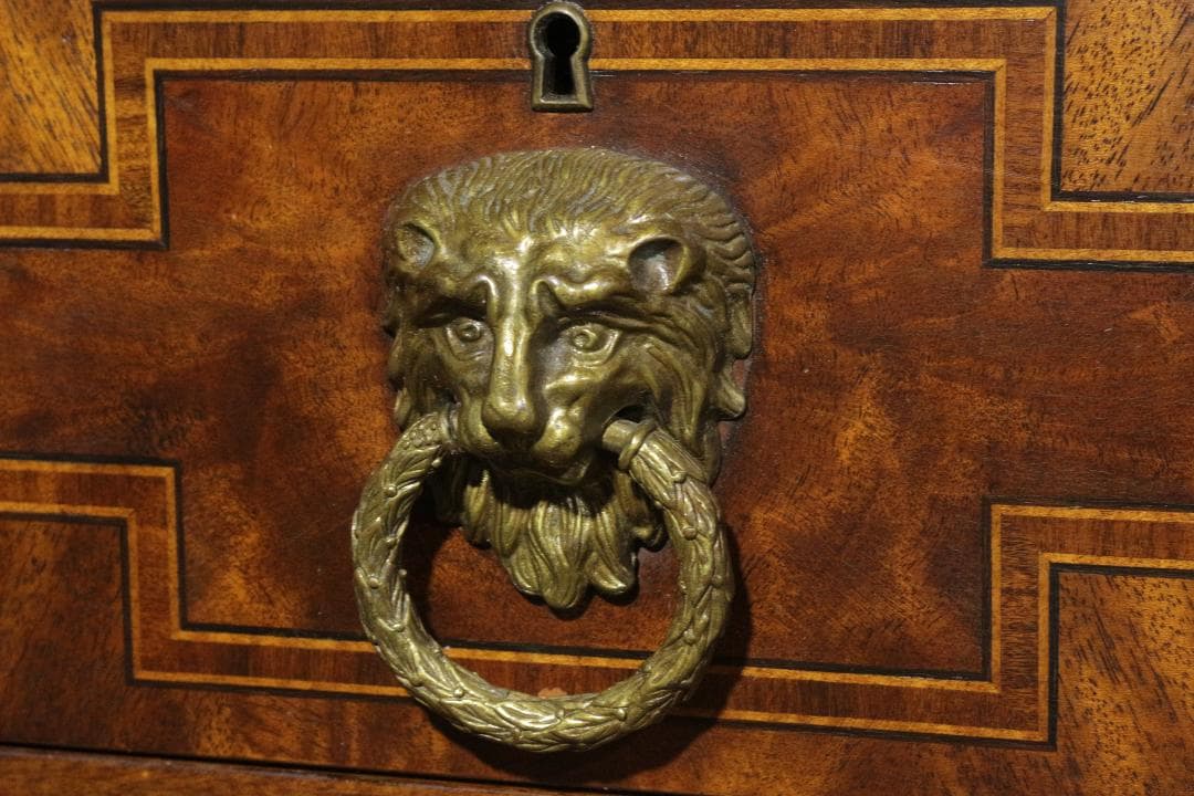 イギリス★アンティーク★サイドボード★ライオン★ラグジュアリー★