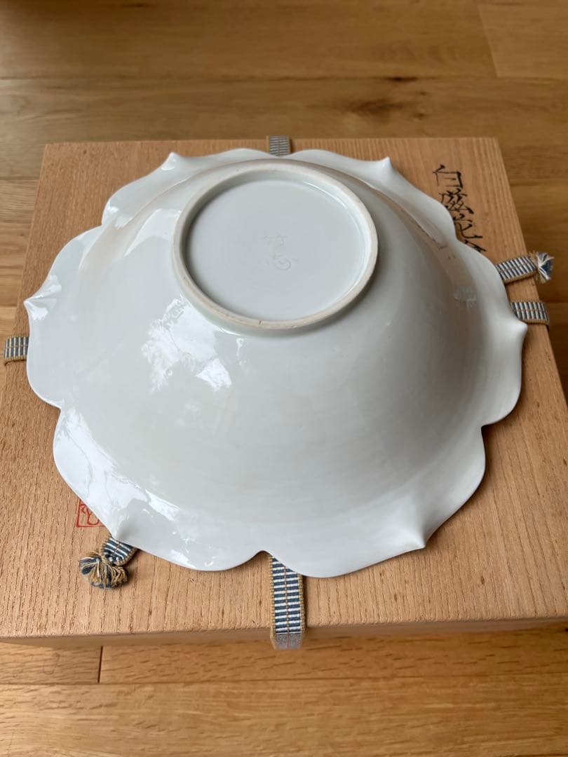 川瀬竹志造 白磁花輪花鉢 共箱 作家物 - メルカリ