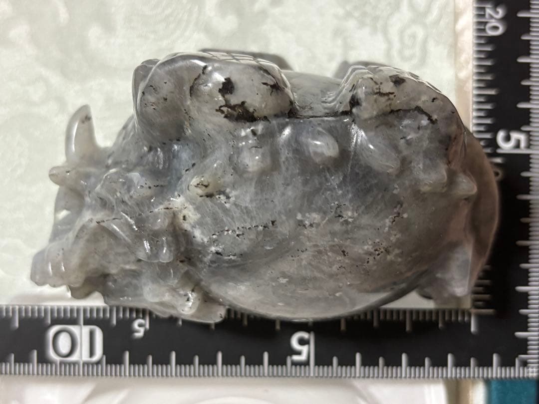 ロングイ 貔貅 ラブラドライト 天然石 置物 レインボーシラー - メルカリ