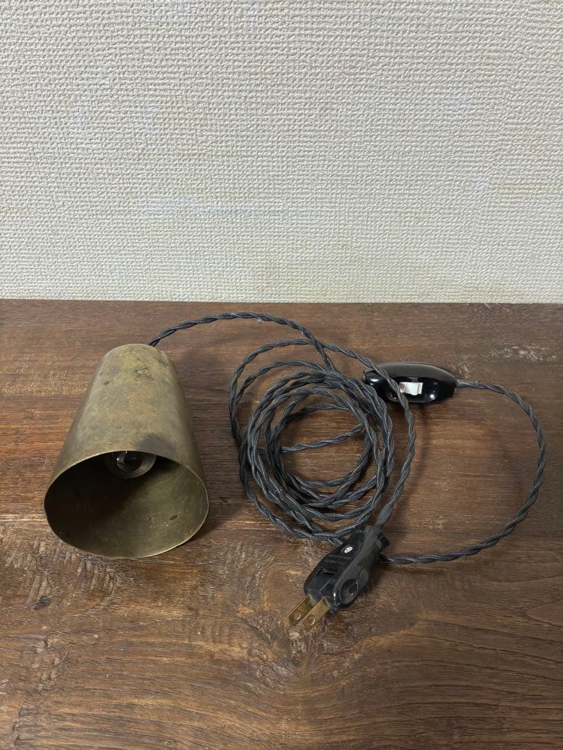 はいいろオオカミ+花屋西別府商店　真鍮のランプ　古道具