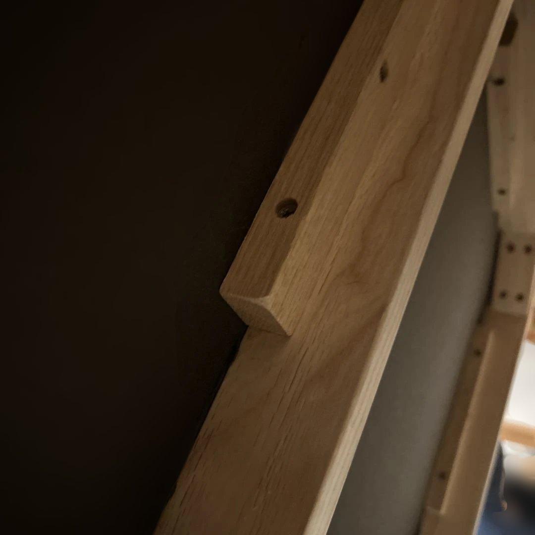 ベージュの木製フレームソファ送料込み