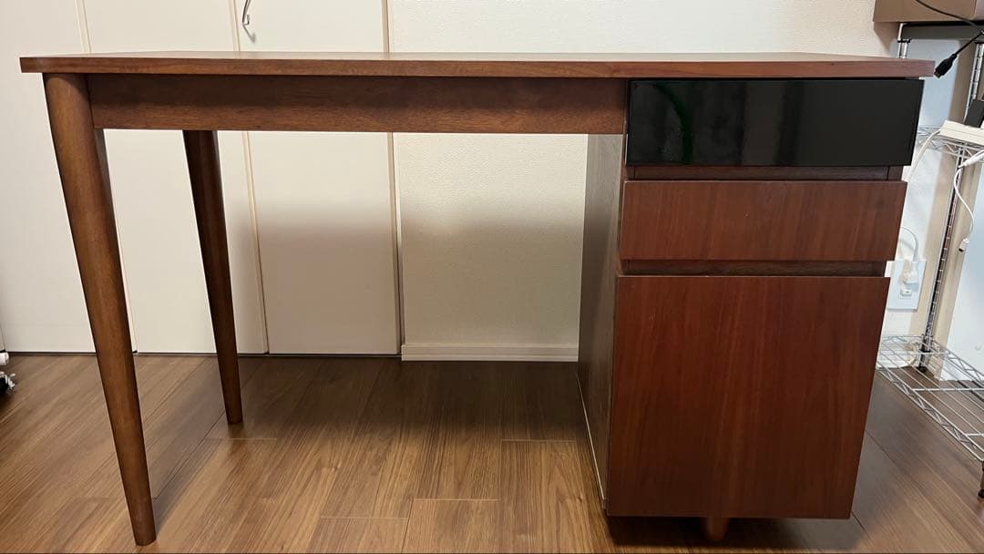 ブラウン木製デスク 引き出し付き　1月末廃棄予定