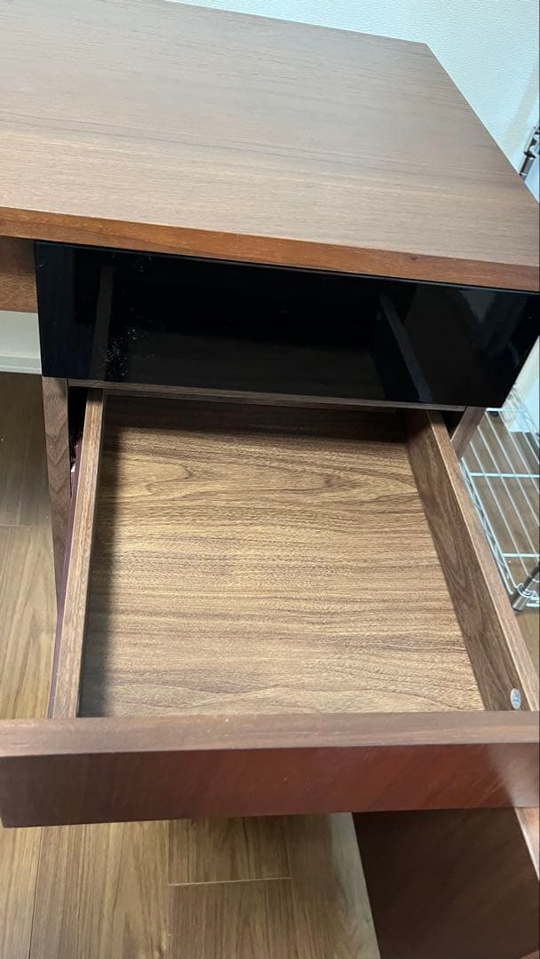 ブラウン木製デスク 引き出し付き　1月末廃棄予定