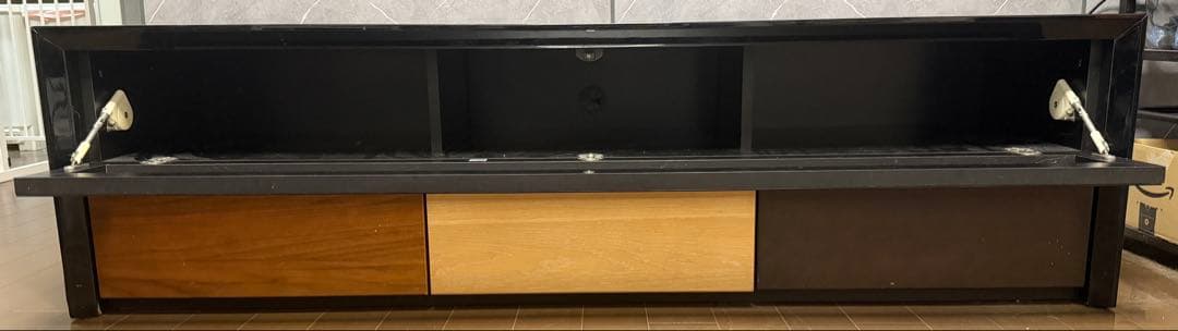 直接受取希望　モダン テレビ台 引き出し付き　160cm 片側面傷みあり