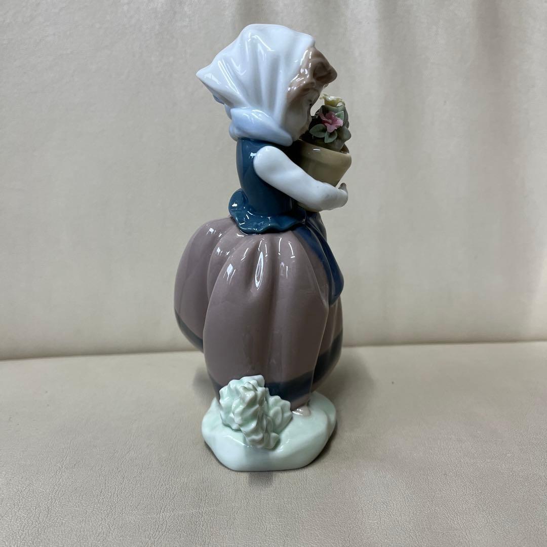 リヤドロ LLADRO磁器人形「Spring is Here(春が来た)」