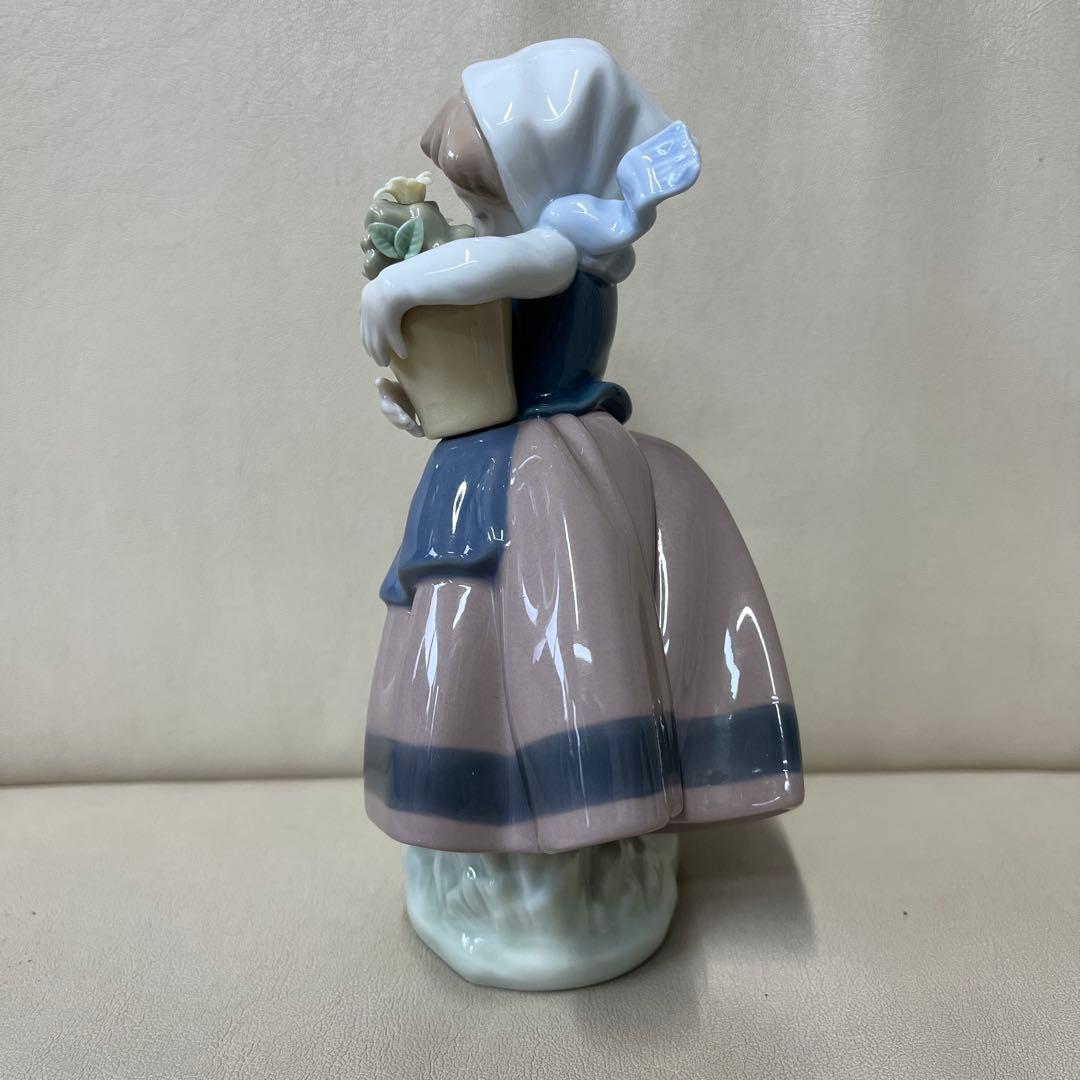 リヤドロ LLADRO磁器人形「Spring is Here(春が来た)」