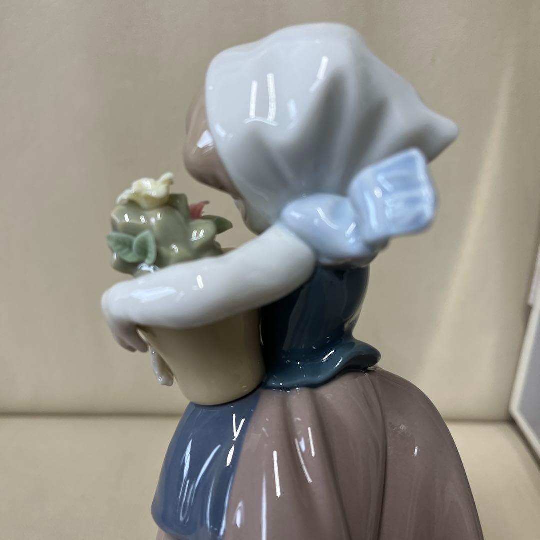 リヤドロ LLADRO磁器人形「Spring is Here(春が来た)」