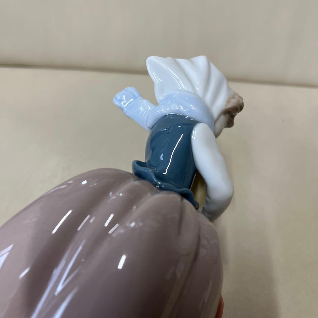 リヤドロ LLADRO磁器人形「Spring is Here(春が来た)」