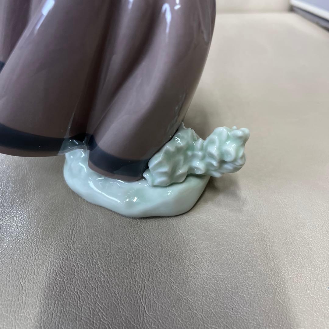 リヤドロ LLADRO磁器人形「Spring is Here(春が来た)」