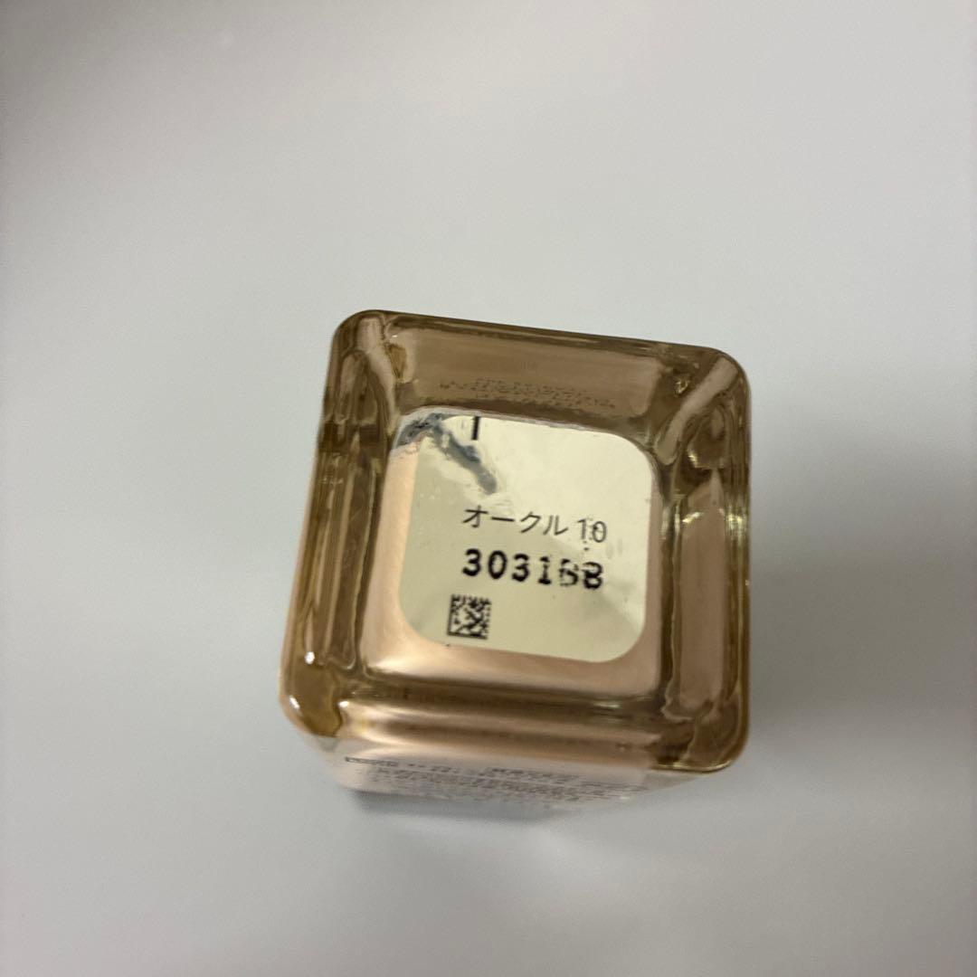 クレ・ド・ポー ボーテ タンフリュイドエクラ ナチュレル　オークル10 リキッド