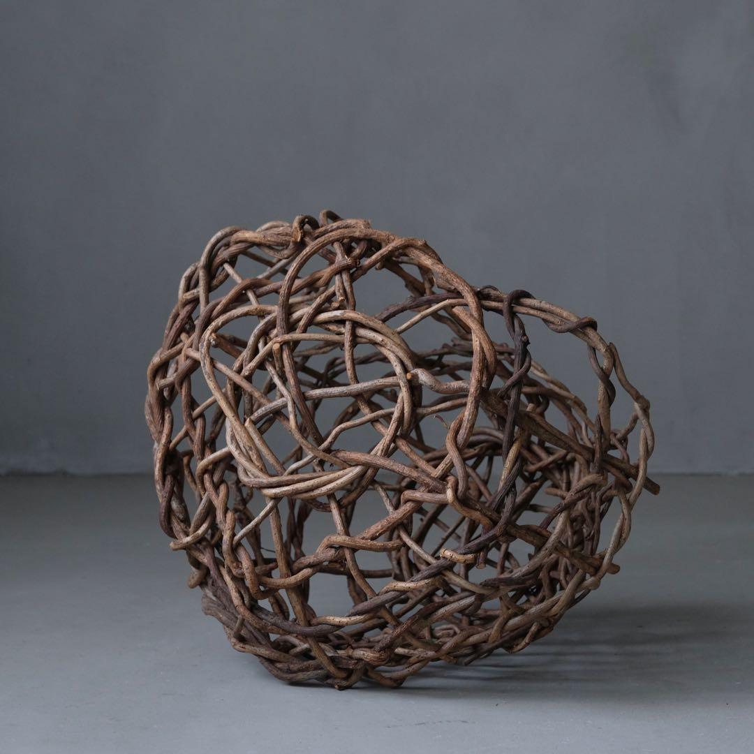 蔓のカゴ　籠 篭 バスケット プランター 照明 猫ちぐら オブジェ レトロ