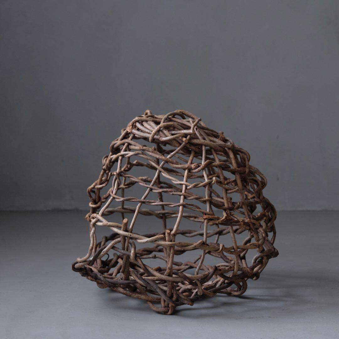 蔓のカゴ　籠 篭 バスケット プランター 照明 猫ちぐら オブジェ レトロ