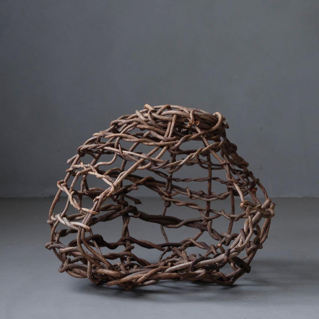 蔓のカゴ　籠 篭 バスケット プランター 照明 猫ちぐら オブジェ レトロ