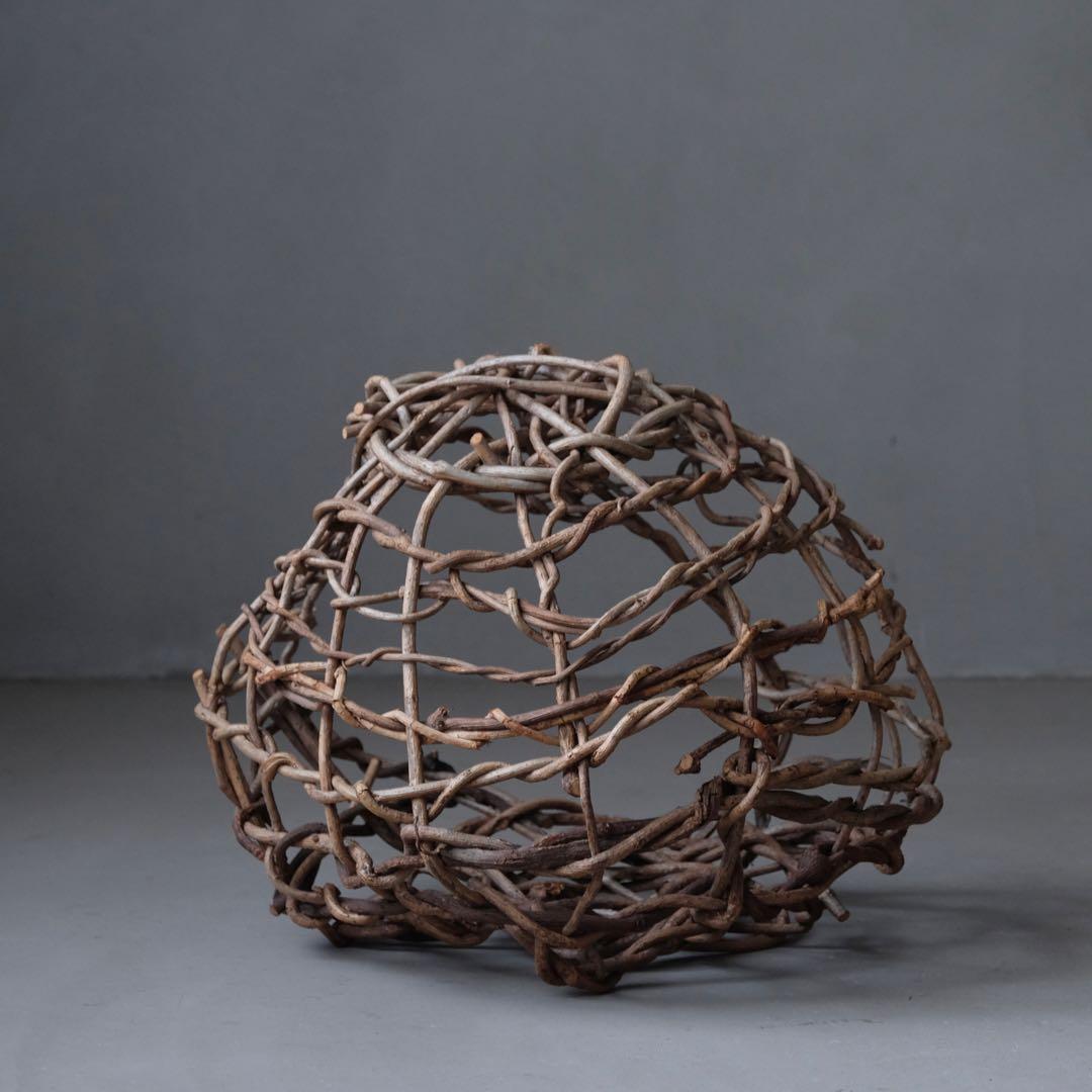 蔓のカゴ　籠 篭 バスケット プランター 照明 猫ちぐら オブジェ レトロ