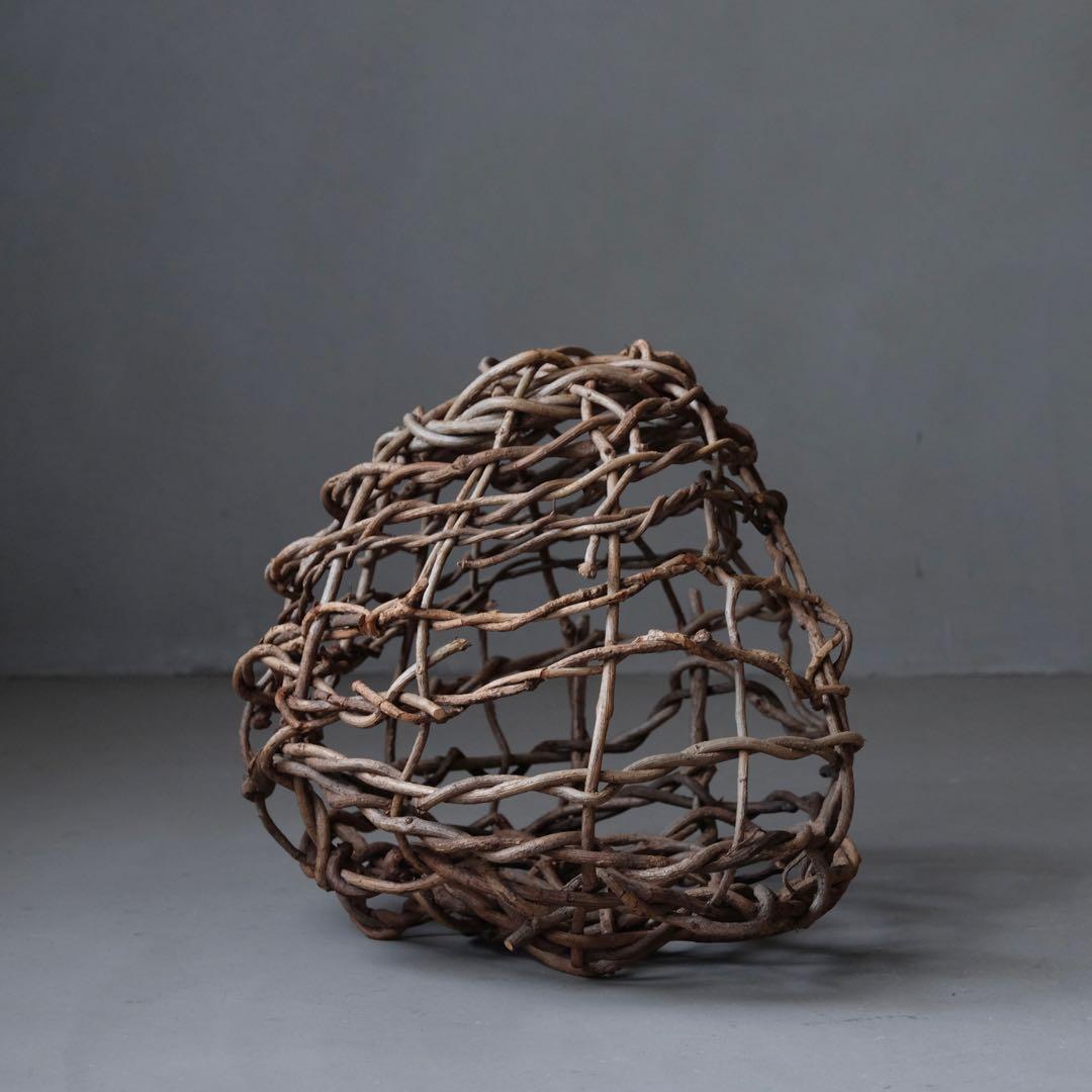 蔓のカゴ　籠 篭 バスケット プランター 照明 猫ちぐら オブジェ レトロ