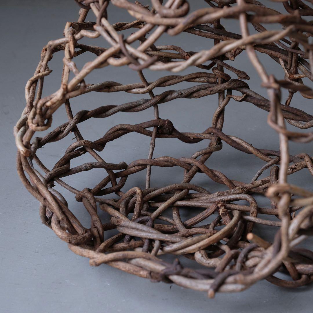 蔓のカゴ　籠 篭 バスケット プランター 照明 猫ちぐら オブジェ レトロ