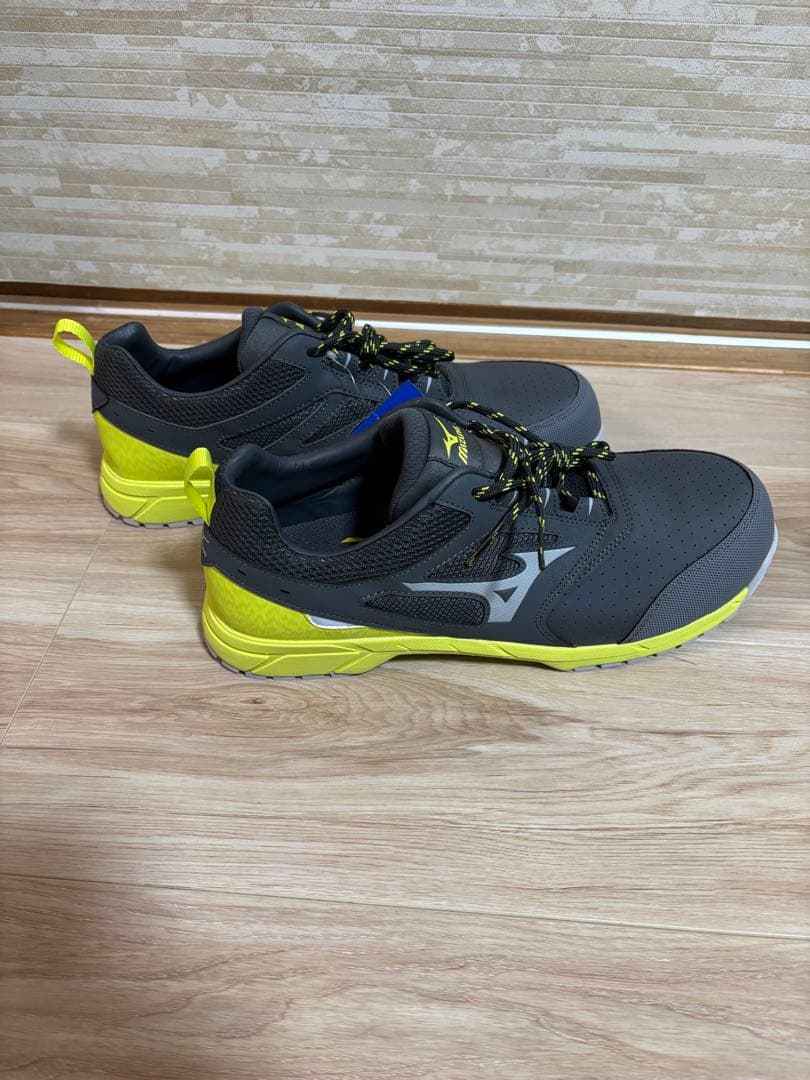 未使用　Mizuno 安全靴 ALMIGHTY AS15L グレー/イエロー